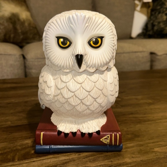 Scentsy Other - Sale Scentsy Home Hedwig™ Wax Fragrance
Warmer Melt | Harry Potter NWT